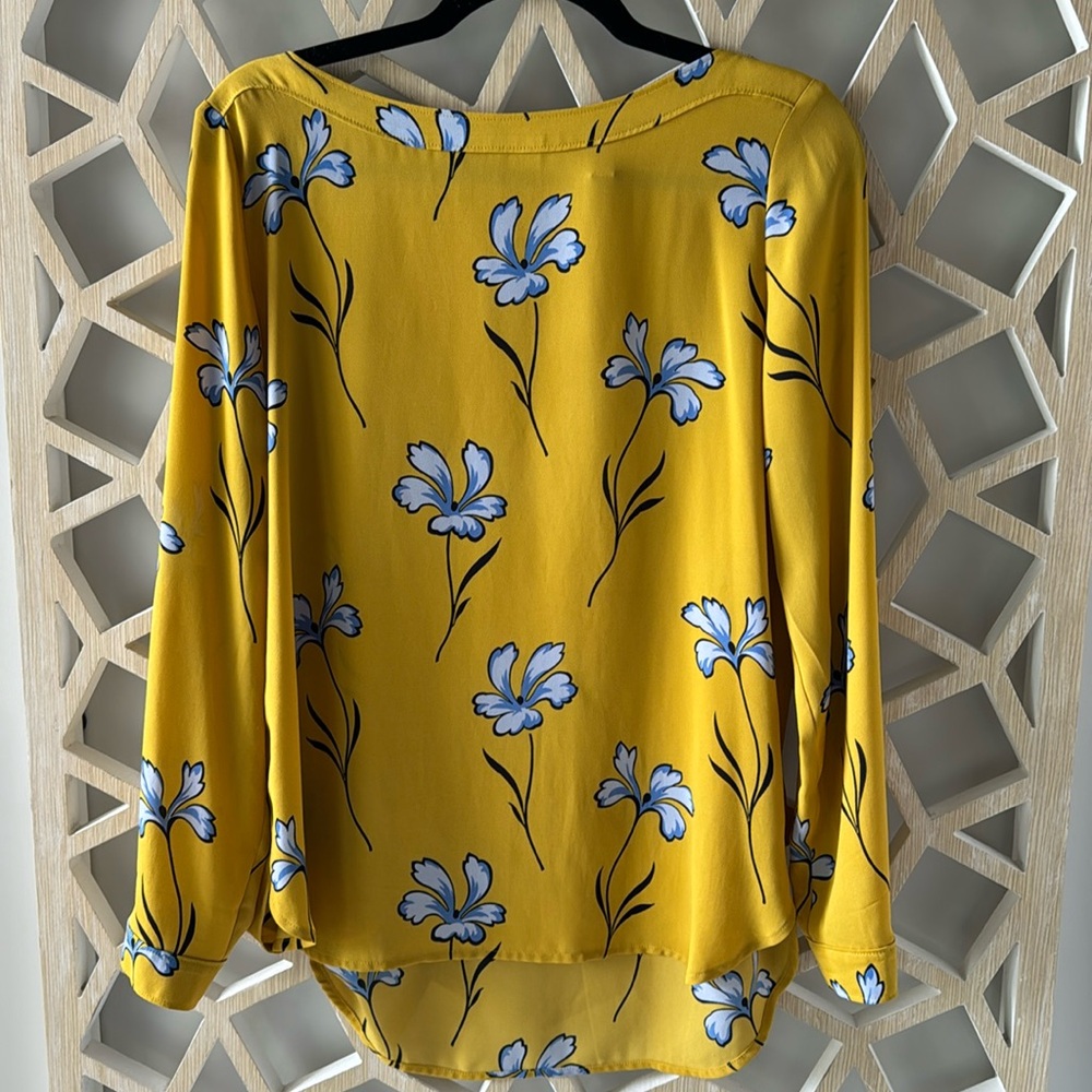 Perfect transitional top in goldenrod yellow with blue flowers